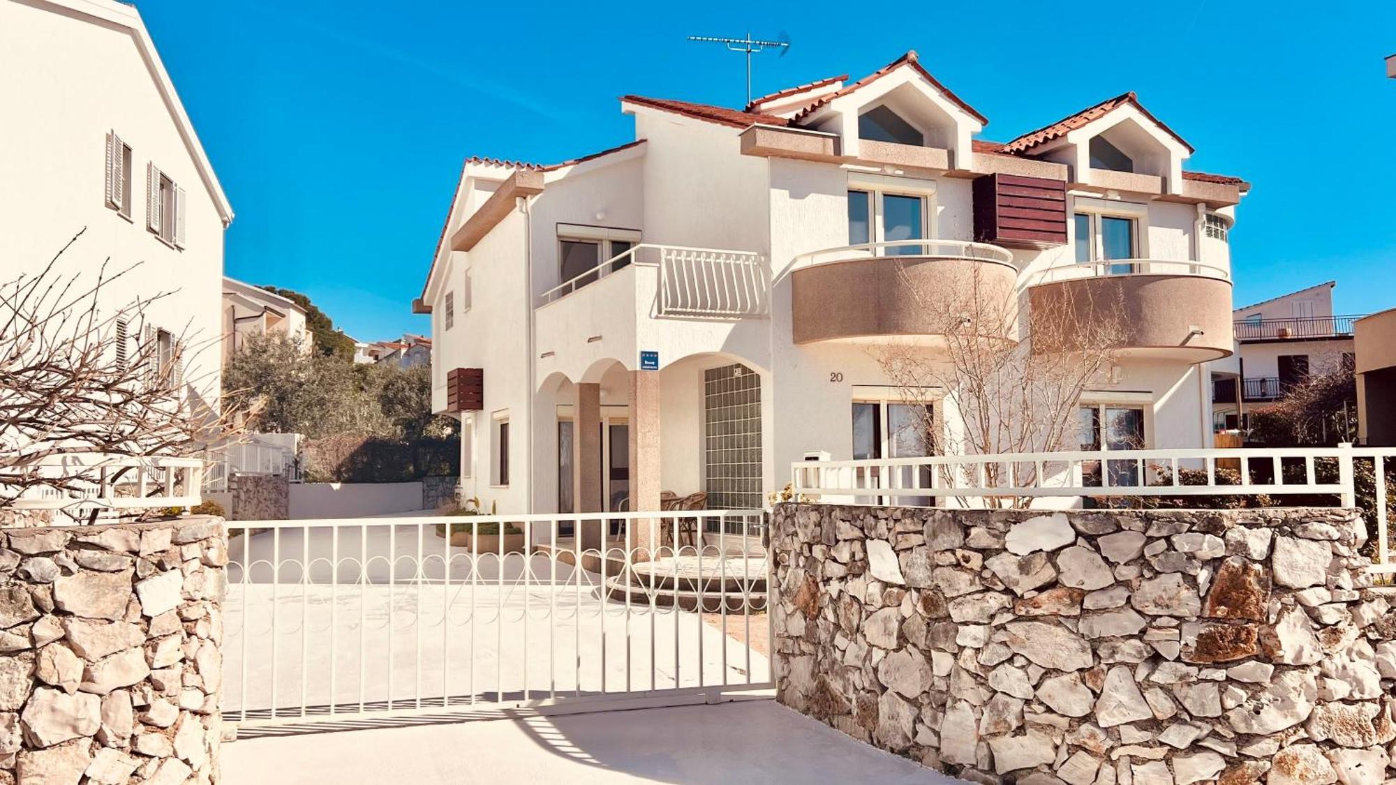 Luxury Beach Villa W Sea Sunset Views شيبينيك المظهر الخارجي الصورة