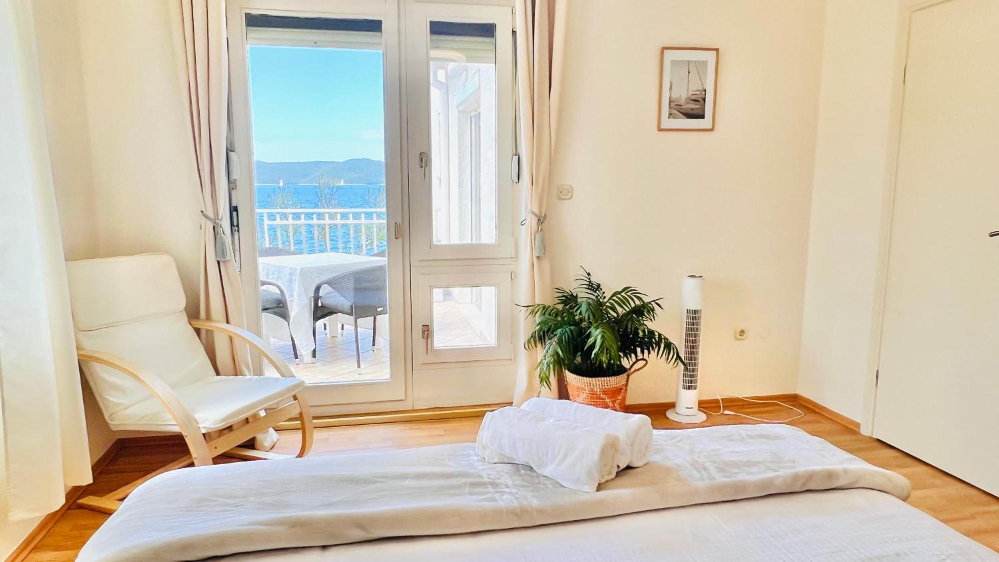 Luxury Beach Villa W Sea Sunset Views شيبينيك المظهر الخارجي الصورة